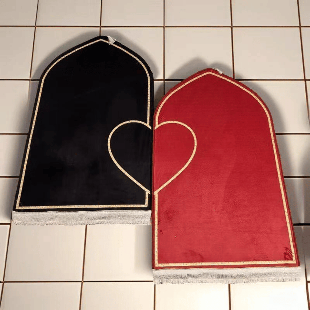 Lace Prayer Mat – Premium Couple Set Sajadah with Soft Fabric & Islamic Design